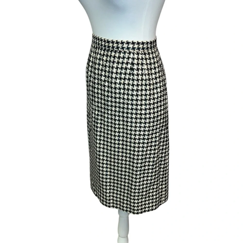 Doncaster Classic Houndstooth Skirt